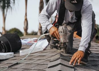 How to Find The Proficient Residential Roofing Contractors Near You